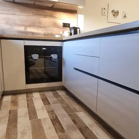 Kate's Place * بورغاس